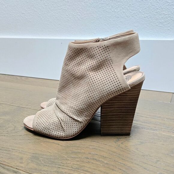 Vince Camuto Kentvi Chunky Block Heel Ruched Cuff Perforation Sandal in Beige - Picture 3 of 14